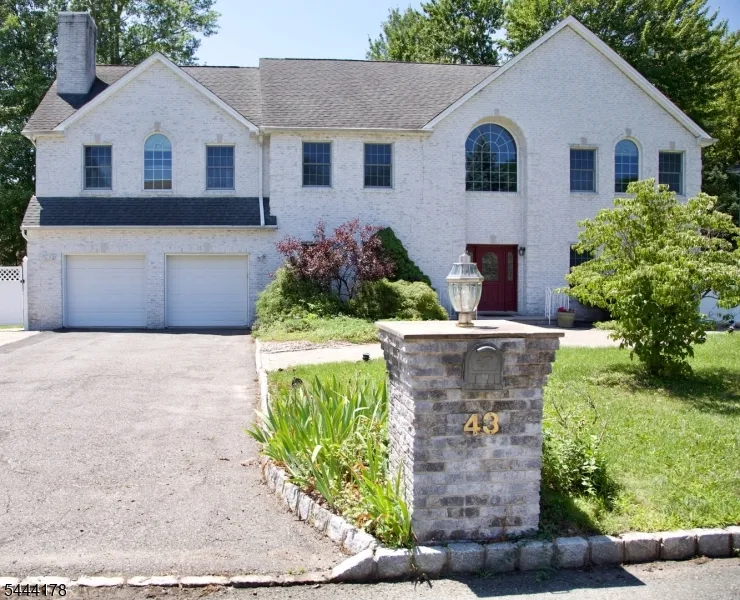 43 Cleveland Ave East Hanover, NJ 07936