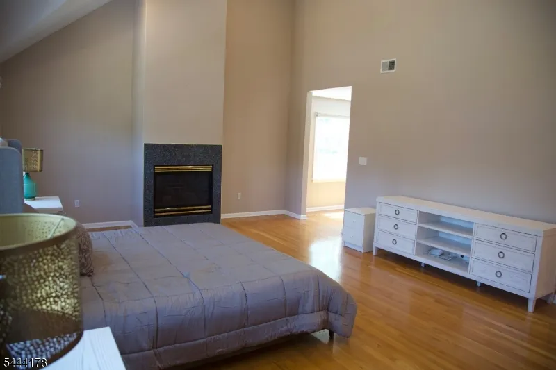 43 Cleveland Ave East Hanover, NJ 07936