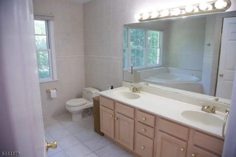 43 Cleveland Ave East Hanover, NJ 07936