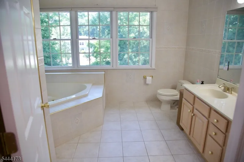 43 Cleveland Ave East Hanover, NJ 07936