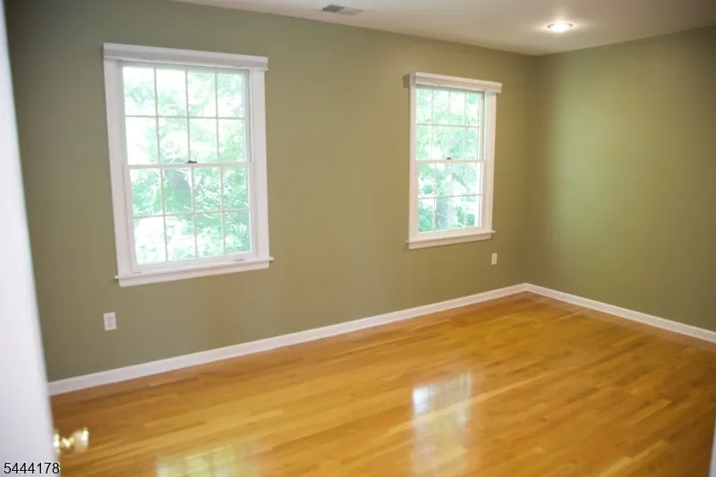 43 Cleveland Ave East Hanover, NJ 07936