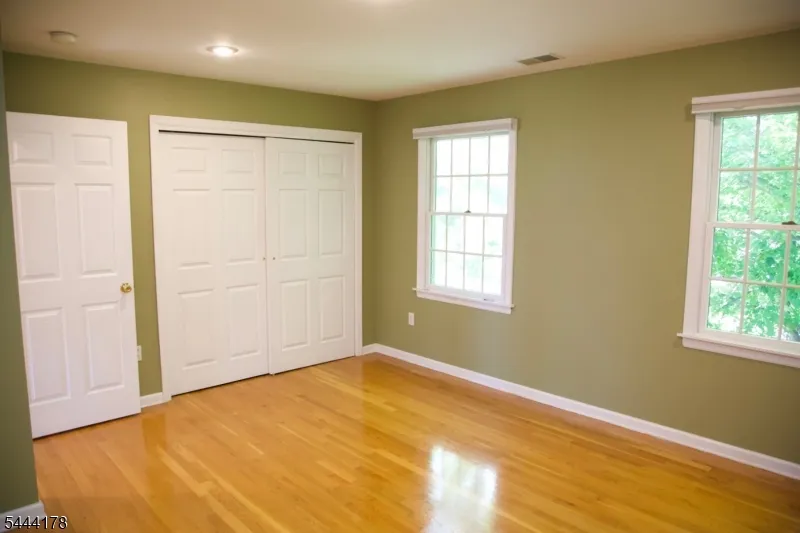 43 Cleveland Ave East Hanover, NJ 07936