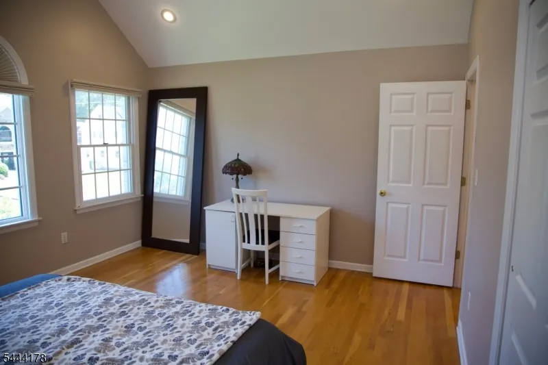 43 Cleveland Ave East Hanover, NJ 07936
