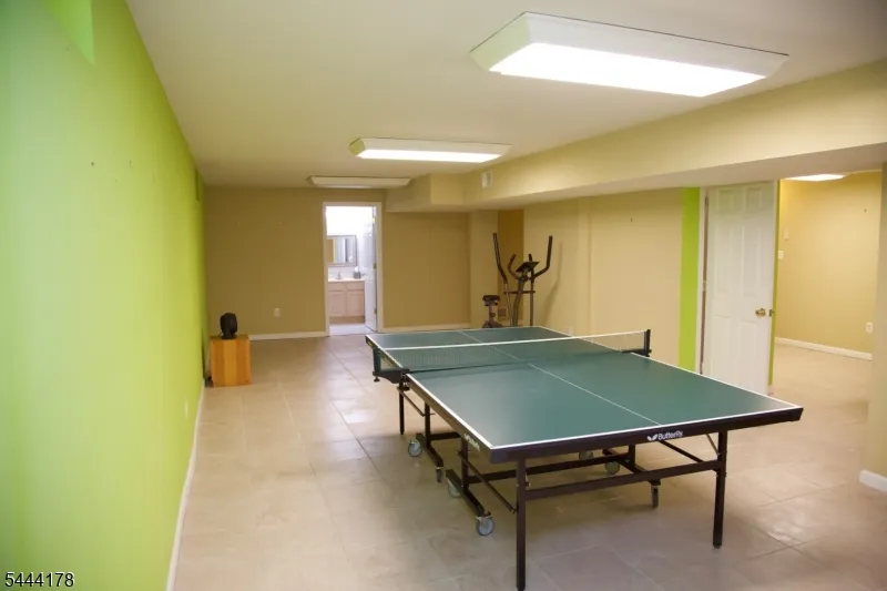 43 Cleveland Ave East Hanover, NJ 07936