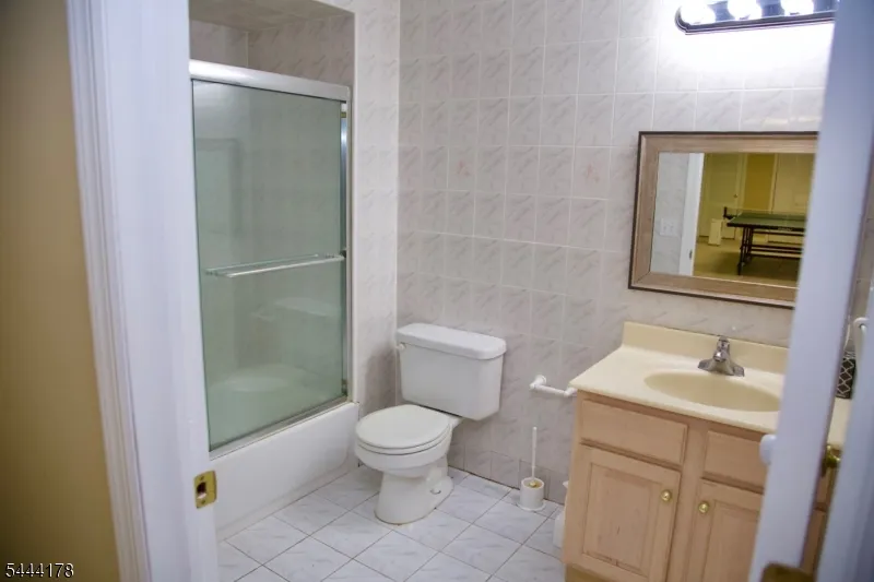 43 Cleveland Ave East Hanover, NJ 07936