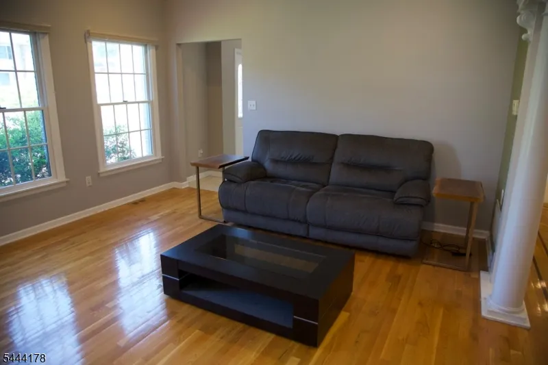 43 Cleveland Ave East Hanover, NJ 07936