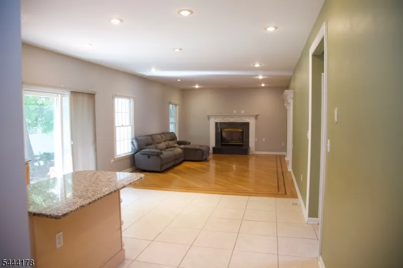 43 Cleveland Ave East Hanover, NJ 07936