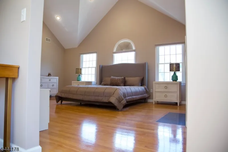 43 Cleveland Ave East Hanover, NJ 07936