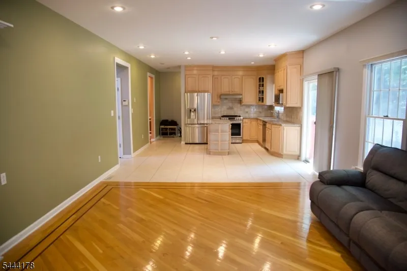 43 Cleveland Ave East Hanover, NJ 07936