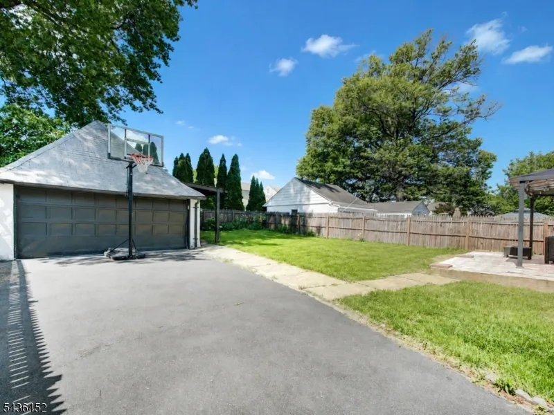 1136 Coolidge Rd Elizabeth City, NJ 07208
