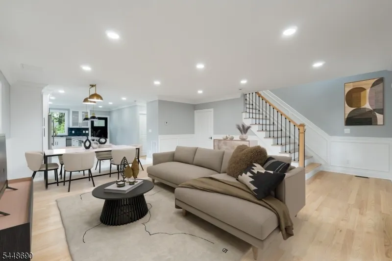 9 Hugenot St East Hanover, NJ 07936