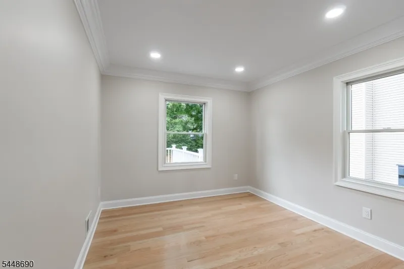9 Hugenot St East Hanover, NJ 07936
