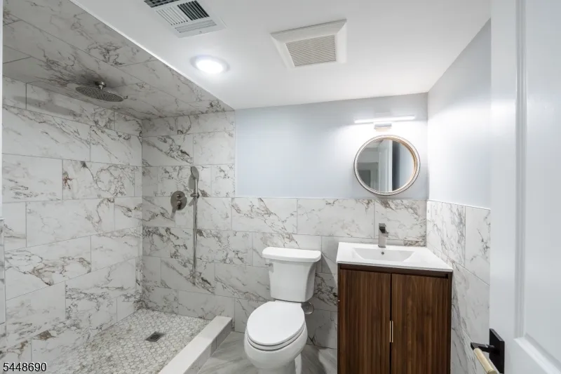 9 Hugenot St East Hanover, NJ 07936