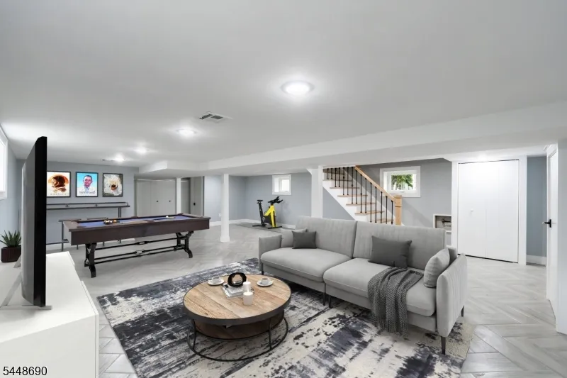 9 Hugenot St East Hanover, NJ 07936