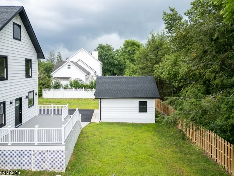 9 Hugenot St East Hanover, NJ 07936