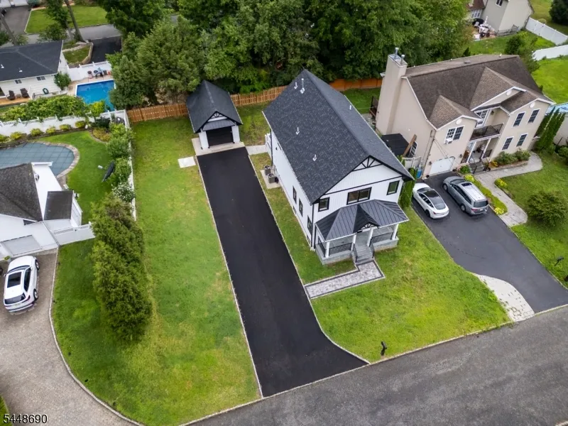 9 Hugenot St East Hanover, NJ 07936