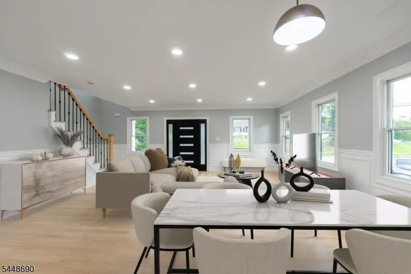 9 Hugenot St East Hanover, NJ 07936