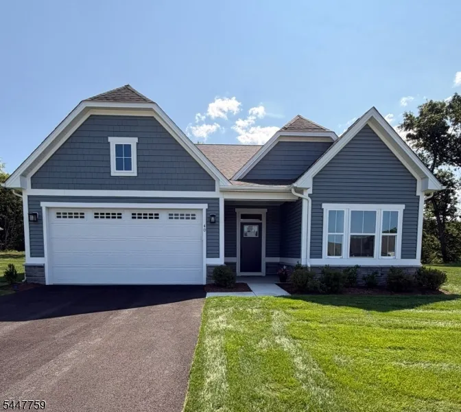 40 Thomas Knoll Blvd Mansfield, NJ 07865