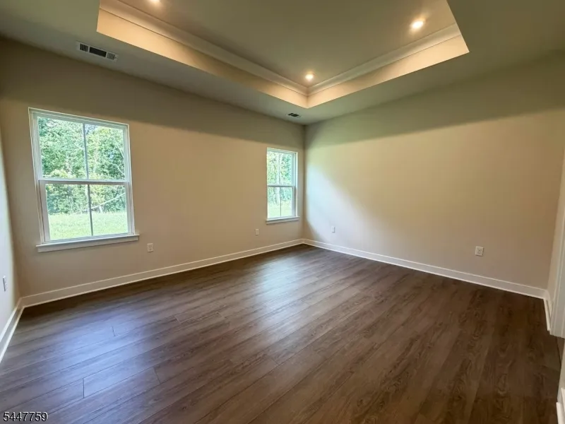 40 Thomas Knoll Blvd Mansfield, NJ 07865