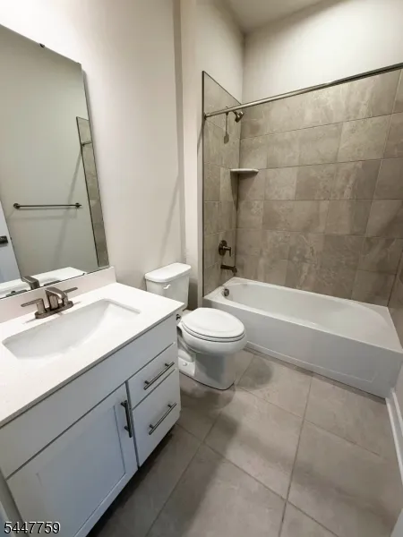 40 Thomas Knoll Blvd Mansfield, NJ 07865