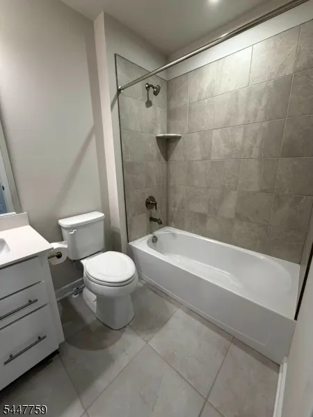40 Thomas Knoll Blvd Mansfield, NJ 07865