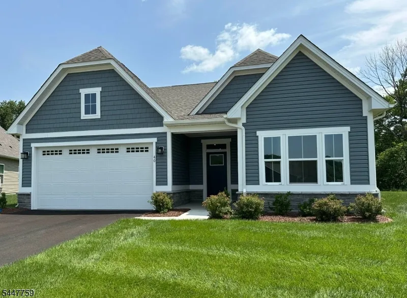 40 Thomas Knoll Blvd Mansfield, NJ 07865
