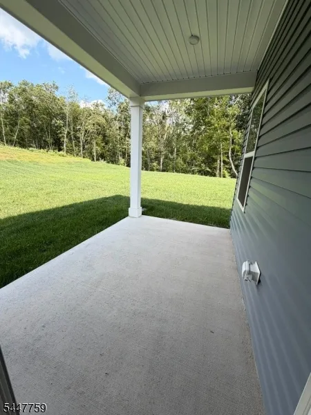 40 Thomas Knoll Blvd Mansfield, NJ 07865