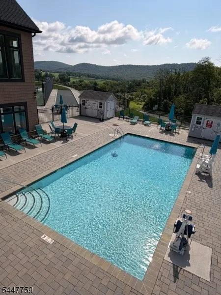 40 Thomas Knoll Blvd Mansfield, NJ 07865