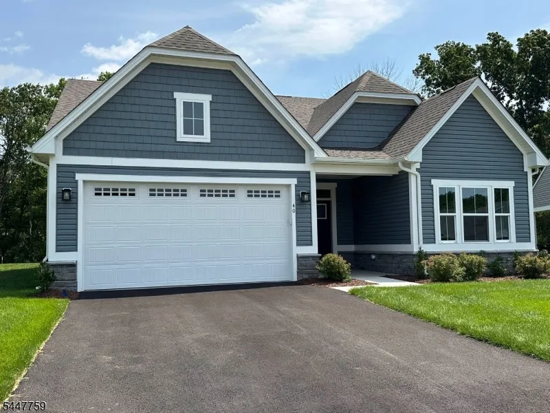 40 Thomas Knoll Blvd Mansfield, NJ 07865