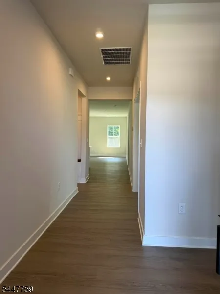 40 Thomas Knoll Blvd Mansfield, NJ 07865