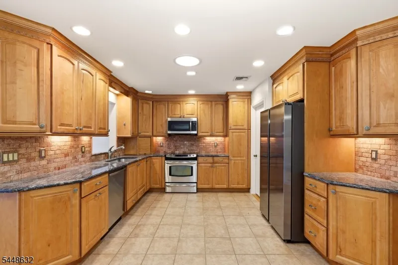 51 Union County Pkwy Clark, NJ 07066