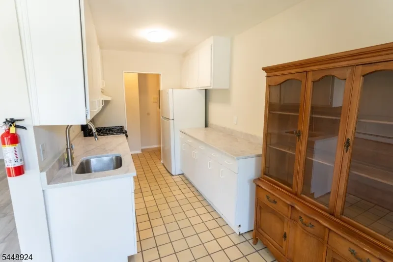355 River Road #E Unit E Nutley, NJ 07110