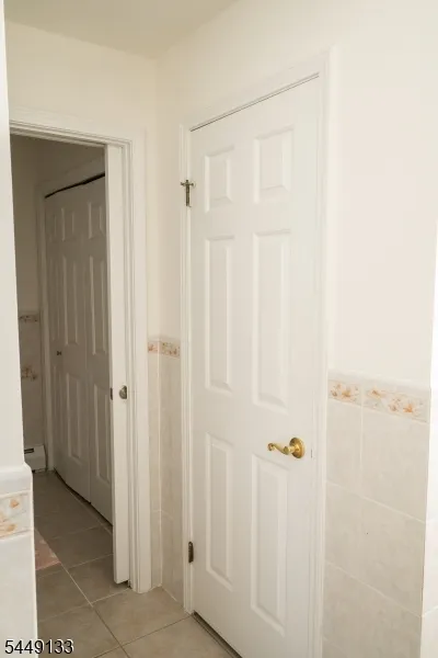 40 Oaktree Ln Bloomfield, NJ 07003