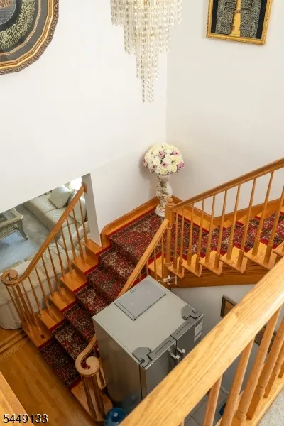 40 Oaktree Ln Bloomfield, NJ 07003