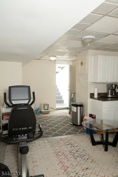 40 Oaktree Ln Bloomfield, NJ 07003