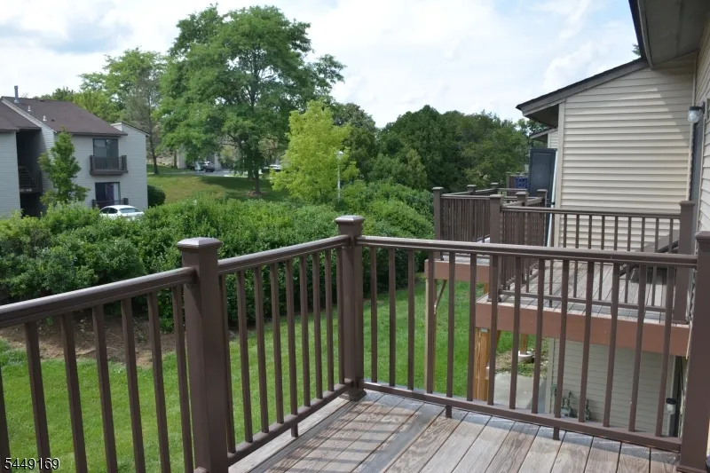 1306 Spruce Hills Dr Glen Gardner, NJ 08826
