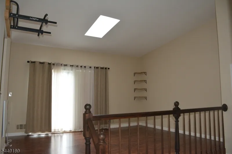 1306 Spruce Hills Dr Glen Gardner, NJ 08826