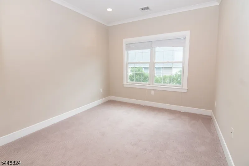14 Clover Ct Berkeley Heights, NJ 07922