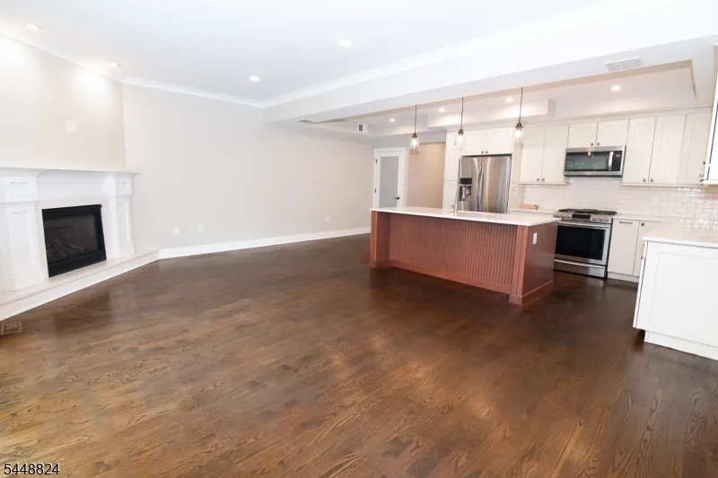 14 Clover Ct Berkeley Heights, NJ 07922