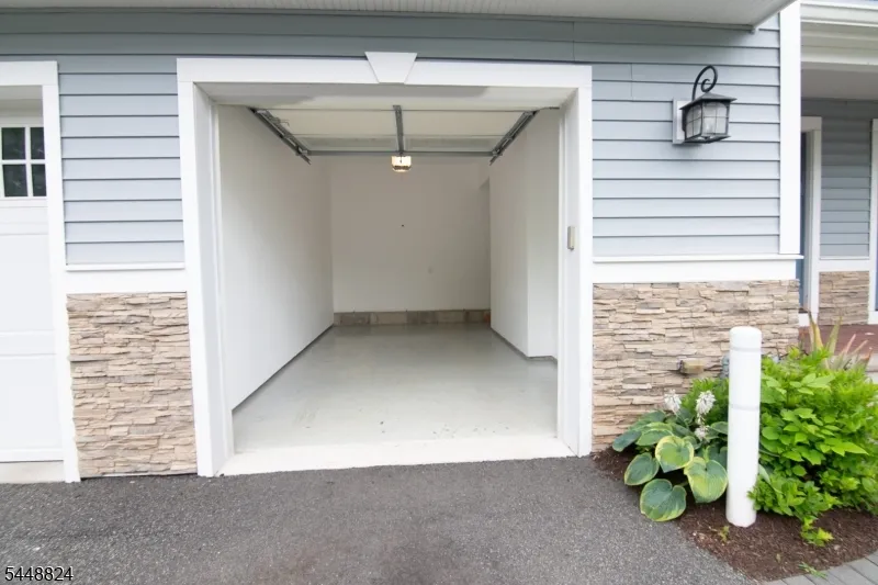 14 Clover Ct Berkeley Heights, NJ 07922