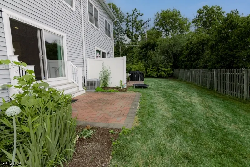 14 Clover Ct Berkeley Heights, NJ 07922