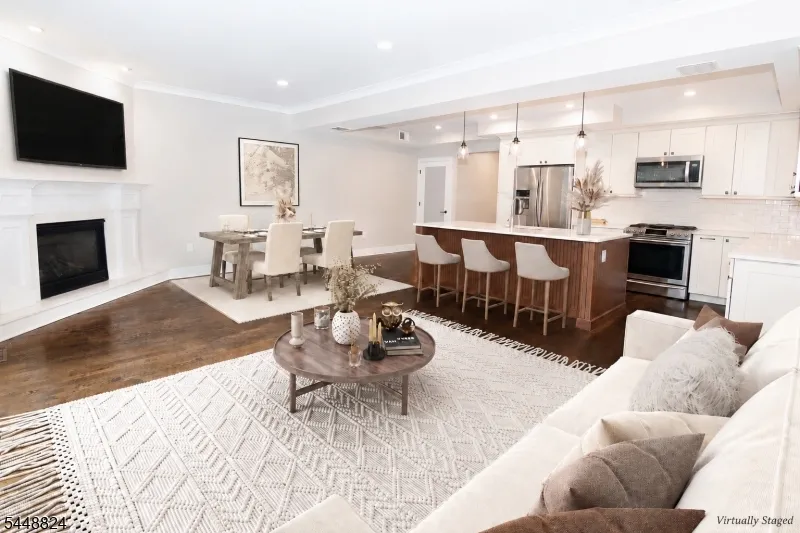 14 Clover Ct Berkeley Heights, NJ 07922