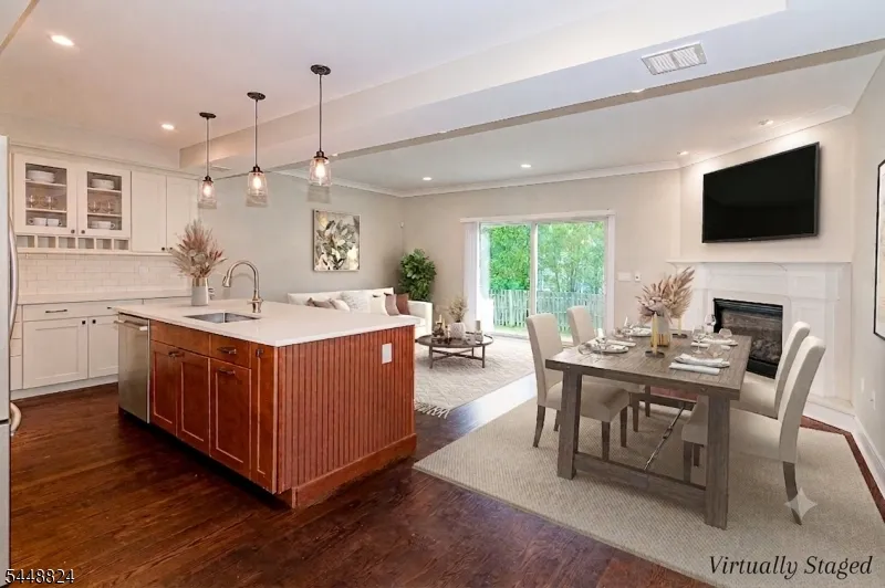 14 Clover Ct Berkeley Heights, NJ 07922