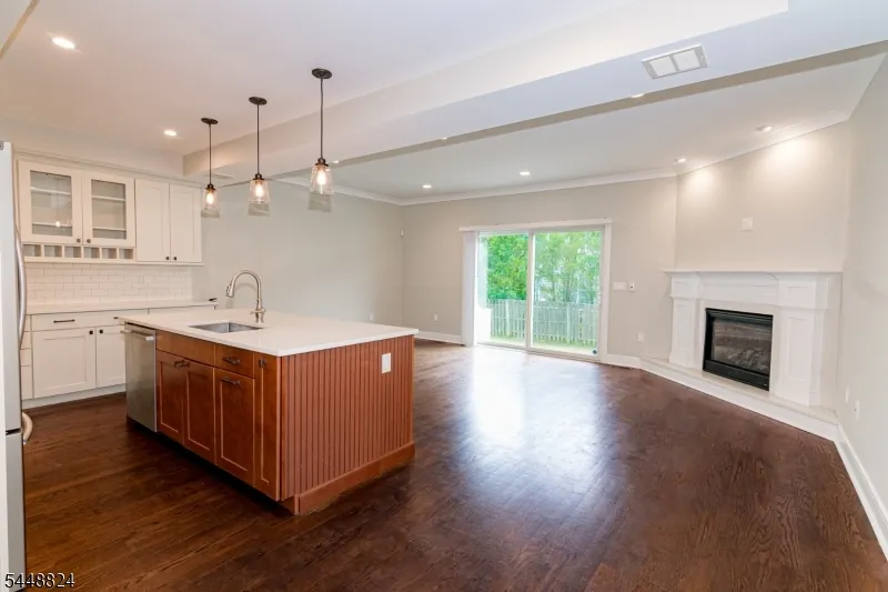 14 Clover Ct Berkeley Heights, NJ 07922