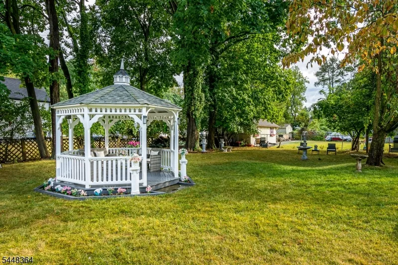 737 W 8Th St Plainfield City, NJ 07060