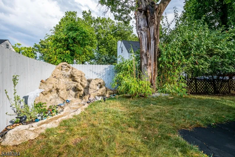 737 W 8Th St Plainfield City, NJ 07060