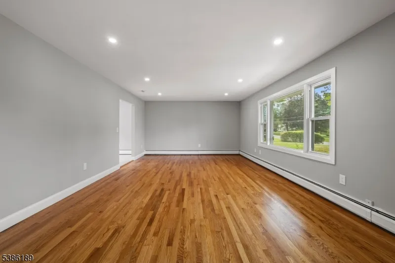 14 Kim Ln Washington, NJ 07840