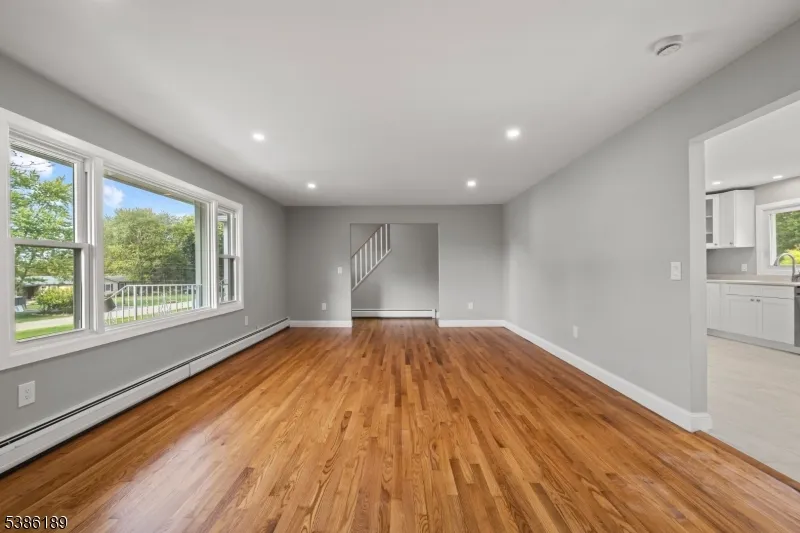 14 Kim Ln Washington, NJ 07840