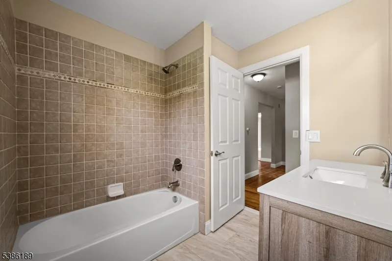 14 Kim Ln Washington, NJ 07840