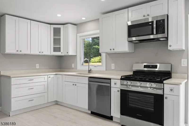 14 Kim Ln Washington, NJ 07840